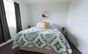 Pounawea Waterfront Motels